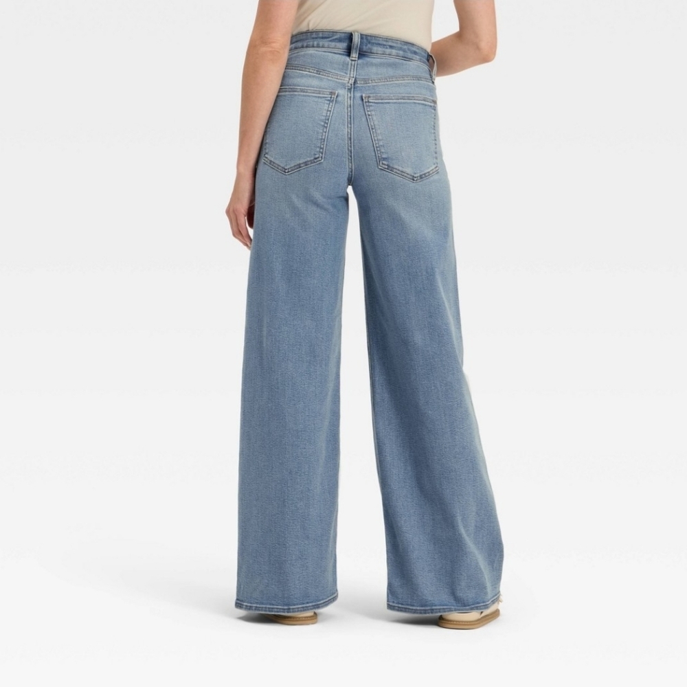 NWT Universal Thread Size 12 Everyday Wide Leg High Rise Jeans - Picture 2 of 6